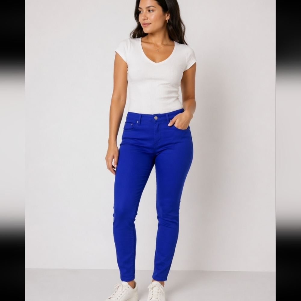 OLD NAVY Rockstar Aurora Blue Skinny 2 Short